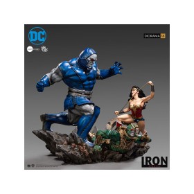 DC Comics – Diorama – Wonder Woman Vs Darkseid by Ivan Reis