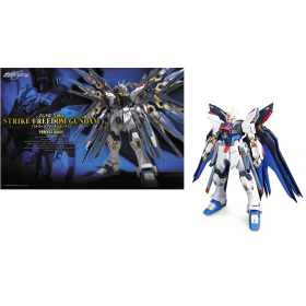 Gundam - Model Kit - Perfect Grade - 1/60 - Strike Freedom Gundam